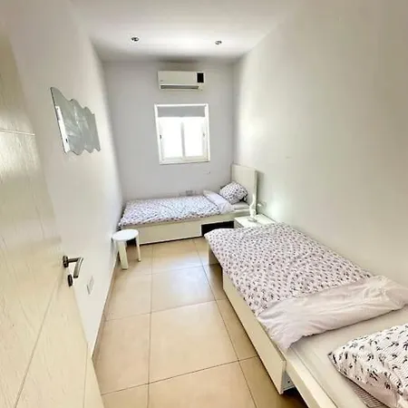 Unique 2 Bedroom In St Julians