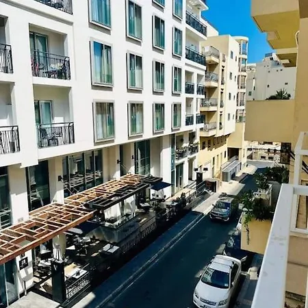 Unique 2 Bedroom In St Julians * San Ġiljan
